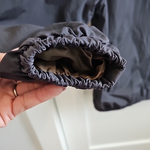 Zara Charcoal Gray Raincoat with Hood and Full-Length Zipper - Picture 5 of 6